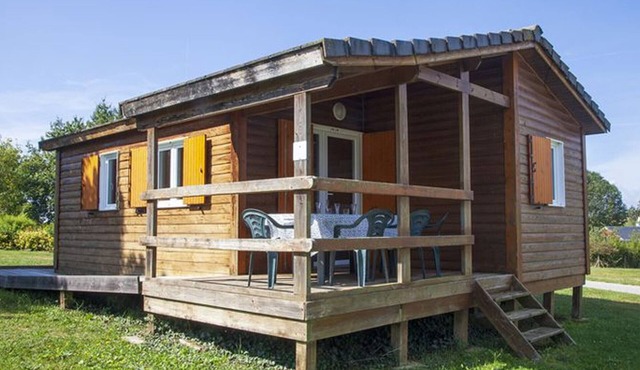 Accessible Chalet with Terrace – 2 Bedrooms in Naucelle