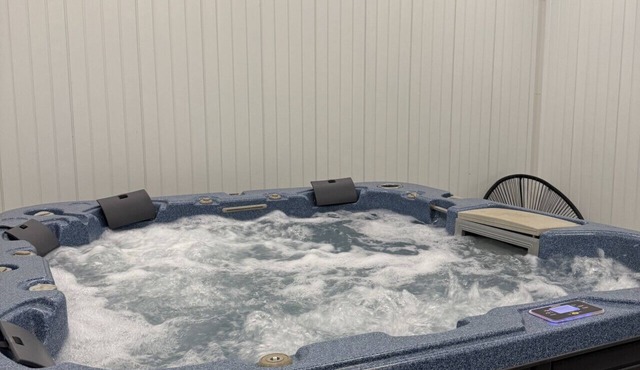 Accessible Coastal Sanctuary – Pet Friendly, 50m Beach Pets Welcome