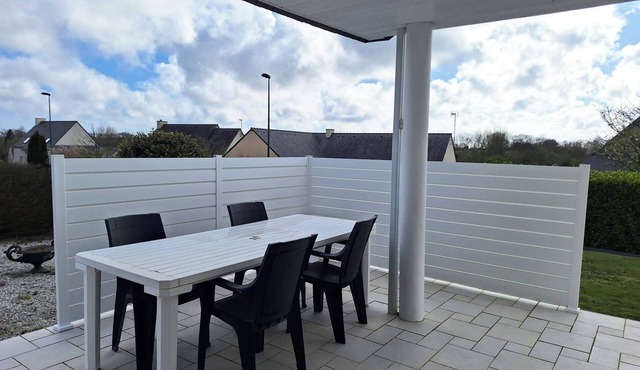 Accessible Comfort Home with Garden, Peaceful, 20 min from Beaches