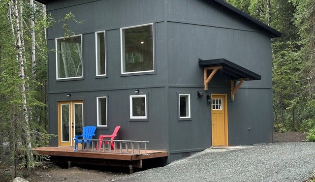 Accessible deluxe chalet retreat for six in the serene Eklutna Valley.