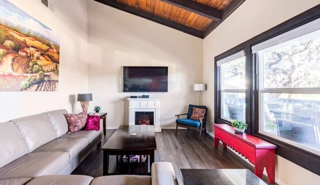 Accessible Duplex Walking Distance to Park, Springs & Trails