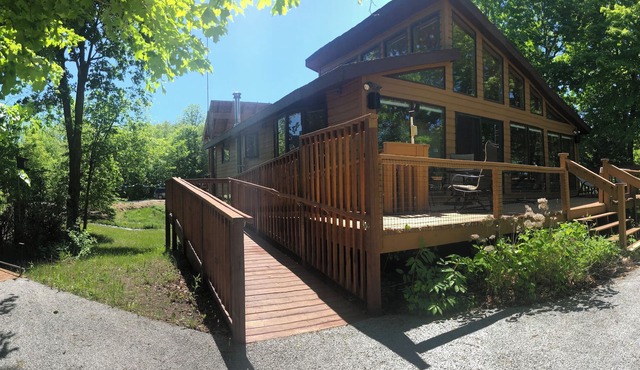 Accessible Home on Secluded Private Lake