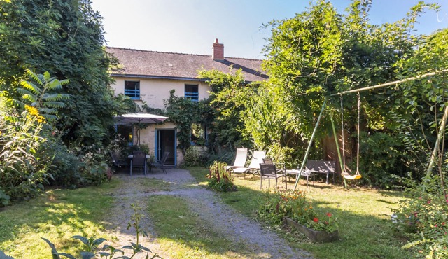 Accessible Stone Cottage with Garden, Near Nantes & Vioreau Lake, Sleeps 6