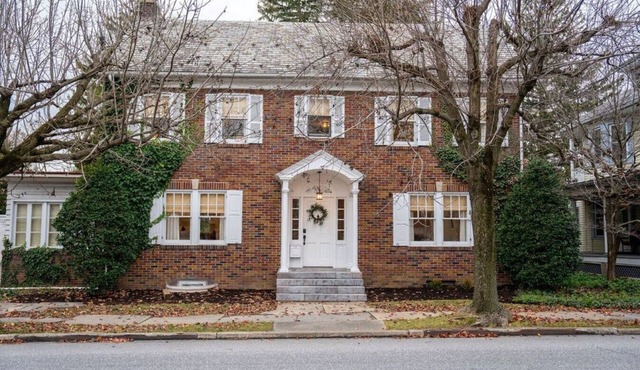 Accessible with Pool and Hot Tub, Family Stay