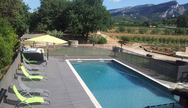 accollé an old farmhouse, Apt. 1st fl. (6 pl) renovated pool, sauna, and spa