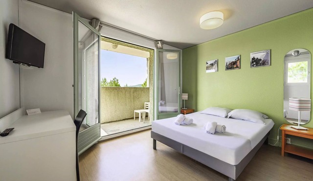 Accommodation Classic 2 Bedrooms 3 adults + 2 children Sleeping area Terrace