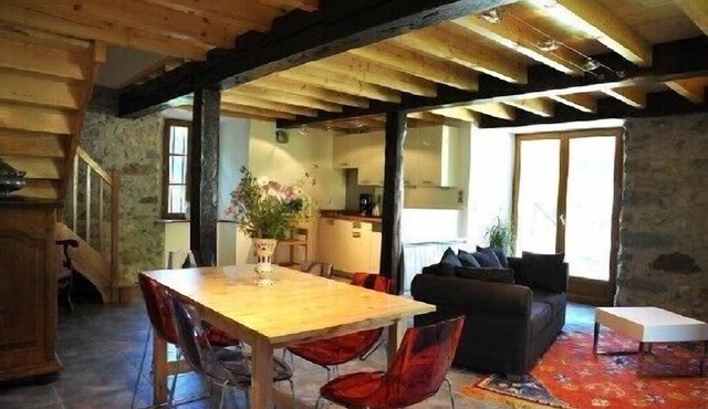 Accommodation in authentic barn in the heart of the valley dAzun, mountain views