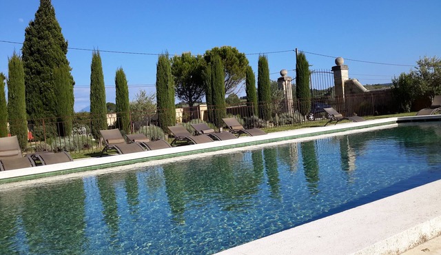 Accommodation in Drôme provençale in an 18th century farmhouse with swimming pool