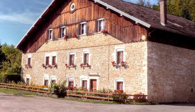 Accommodation in our old Comtois farmhouse