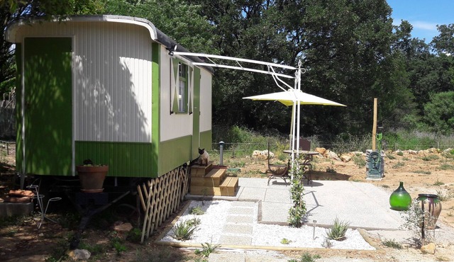 ACCOMMODATION INSOLITE ROULOTTE