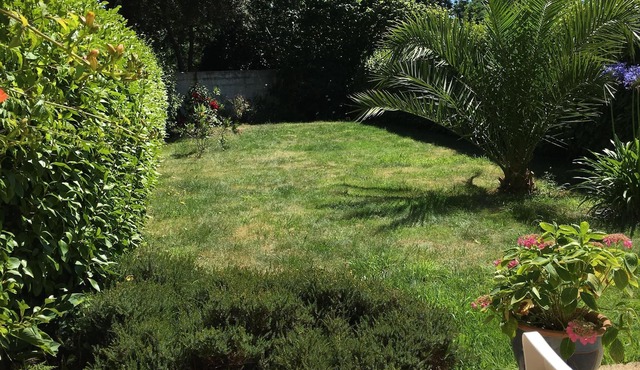 Accommodation with garden and garage, 100 meters from the beach and the Thalasso