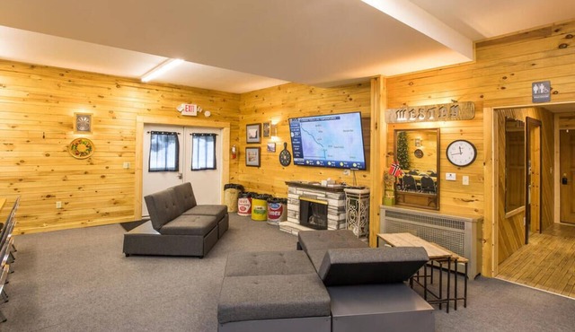 Accomodations for Large Groups