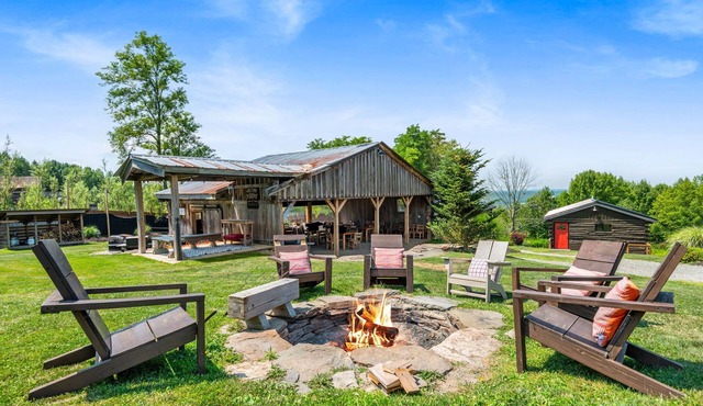 Ace Cabin Cozy Cabin - Hot Tub, Firepit, Views, Near Skiing, Trails & Lakes!