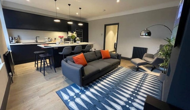 Ace Flat in Wimbledon Village (10 minutes from Wimbledon Tennis!)