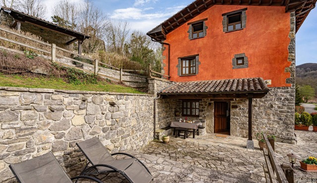 Acebu Apartment with Mountain Views, Private Terrace and Wi-Fi