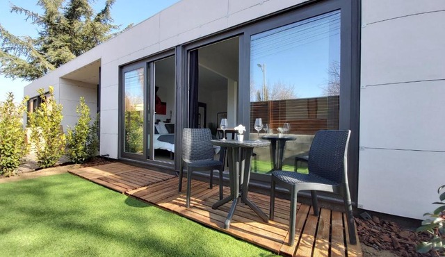 Acero y Piedra Apartamentos con jardín privado