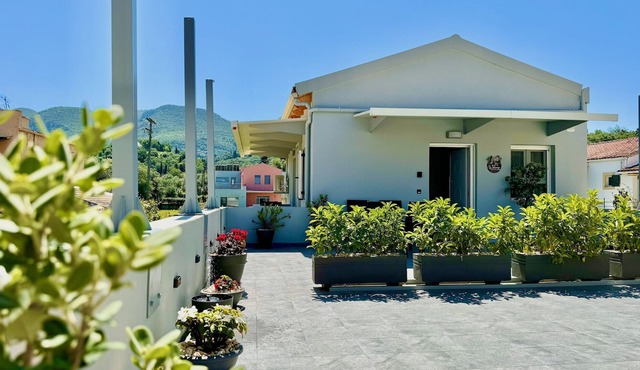 Acharavi Central Apartment