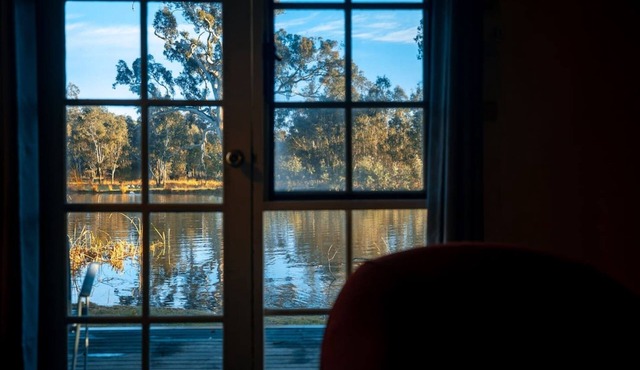 Acheron Valley Country Retreat Lakefront Rooms (LR)