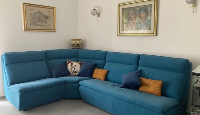 Acicastello Center. WiFi, Air Conditioning, 2 Baths in Aci Castello