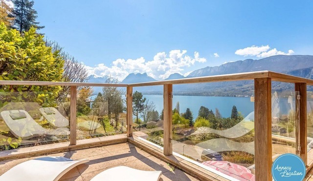 Acmé - villa with panoramic lake view.