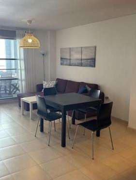 Acogedor apartamento en la playa con WIFI y AACC