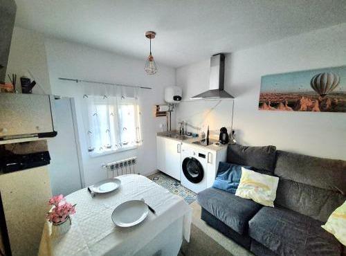 Acogedor apartamento de 2 habitaciones, parking & conford