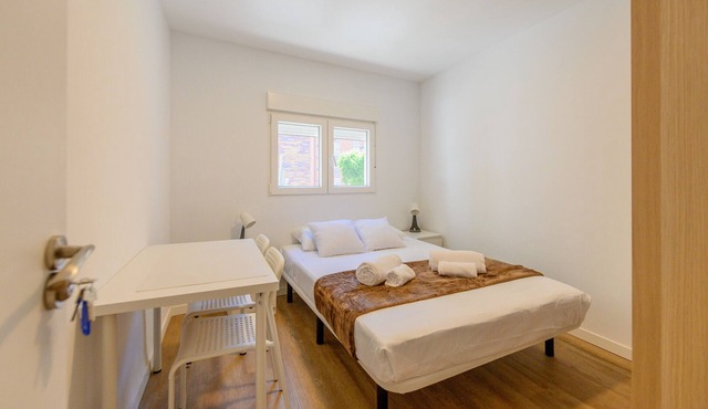 Acogedora habitación con cama doble cerca al Polideportivo Los Cantos en Alcorcón SAP35A
