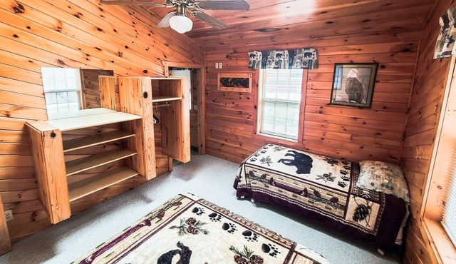 Acorn Cabin- Cabin on the Chippewa Flowage within a Resort