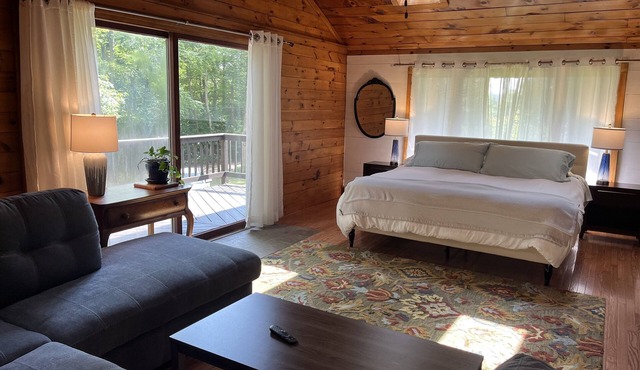 Acorn Cabin - Cozy cabin in the woods, near ASV