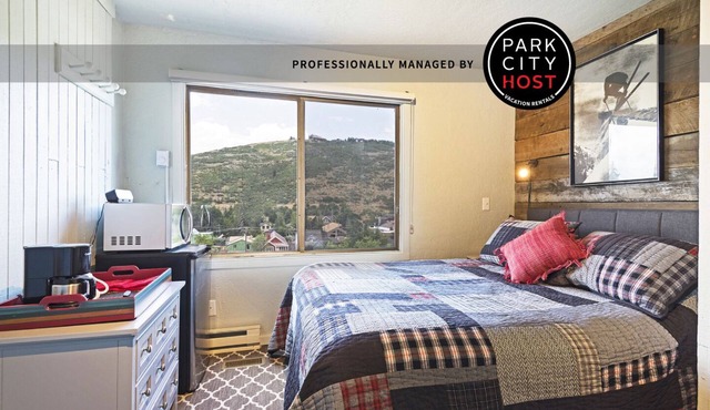 Acorn Chalet #5 - Walk to PC ski base! STUDIO!