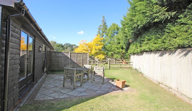 Acorn Cottage - Well equipped cottage in countryside location.