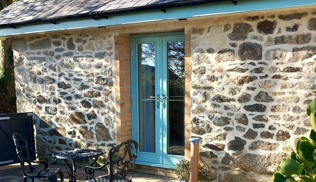 Acorn Cottage within easy reach of West Cornwall and the Lizard peninsular.
