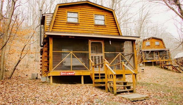 Acorn House Cabin - Minutes Away From Patoka