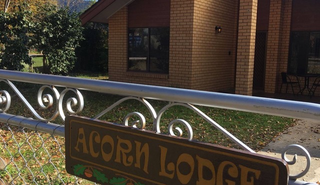 Acorn Lodge- 2 bedroom townhouse in the centre of