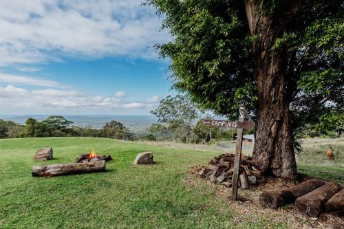 Acreage property, pet friendly, outdoor campfire