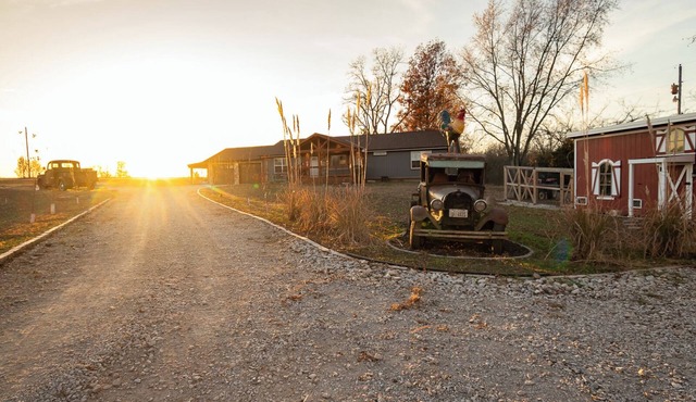 Acres of Life: Escape to a unique country retreat & tranquil farmhouse getaway.