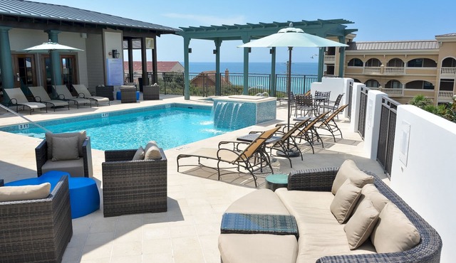 Across From Beach + Rooftop Comm Pool - WaterHouse 402 by Royal Destinations