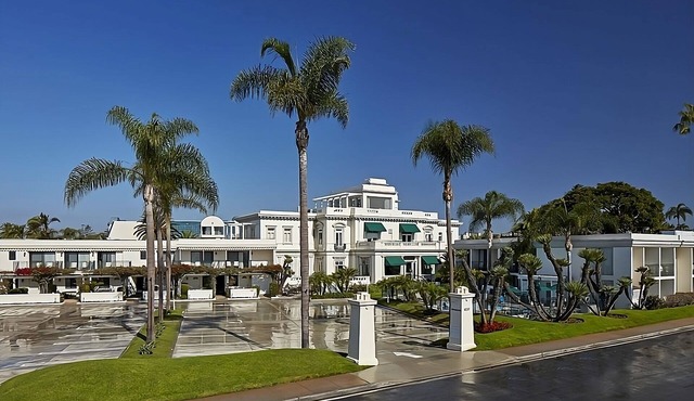 Across from Coronado Beach! w/Heated Pool, Beach Access and Private Parking!