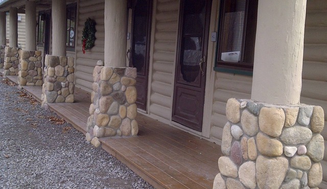Across from Otsego Lake/Beach access across the street! 2 Queen Beds