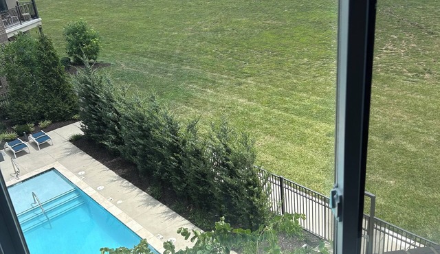 Across the street from Lenexa City Market! 1BR Apartment with amenity’s