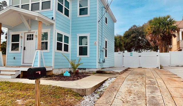 across the street from Ocean Center& walking distanceto BEACH