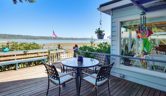 Across Water From Belfair SP: Hood Canal Cottage!