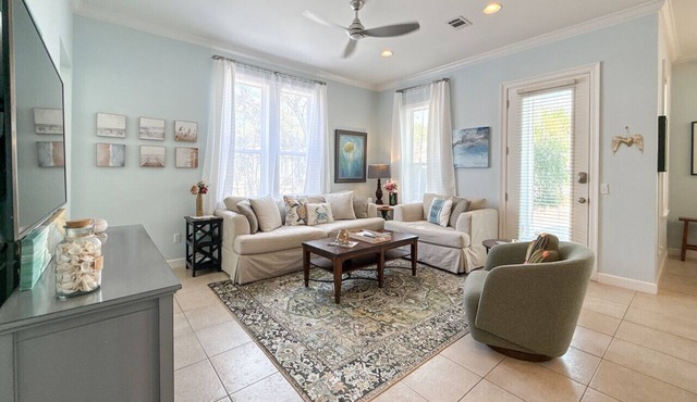 Act Fast! 2 King Suites, Porch, Grill, Bikes, Pets