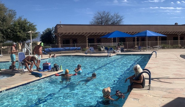 Active adult resort living, 20 minutes to Tucson