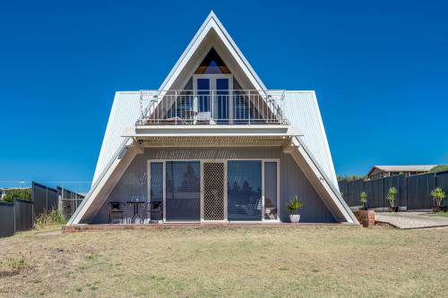 Acute A-Frame - A Family Haven by the Sea