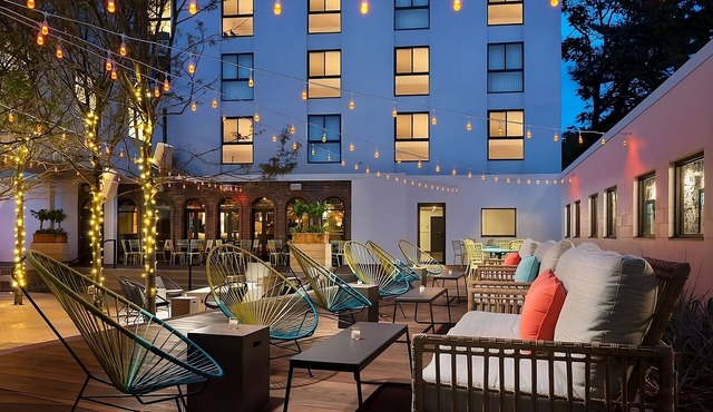 ADA 1 Queen with Tub Room at Studio Allston Hotel