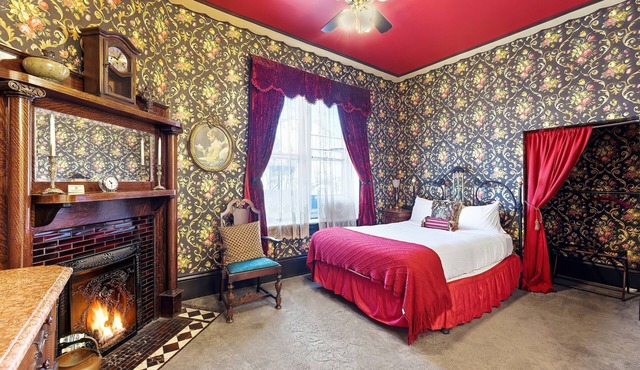 ADA accessible Victorian 1-br in Boutique B&B