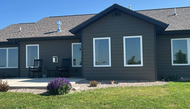 ADA friendly beautiful 9 acre country home only 7 minutes from Sturgis.