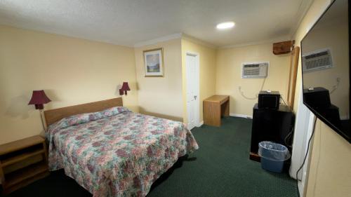 Ada Inn & Suites