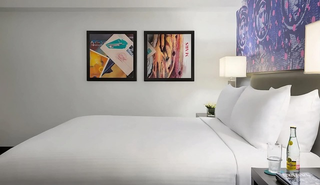 ADA Ste with Roll-in Shower at Studio Allston Hotel